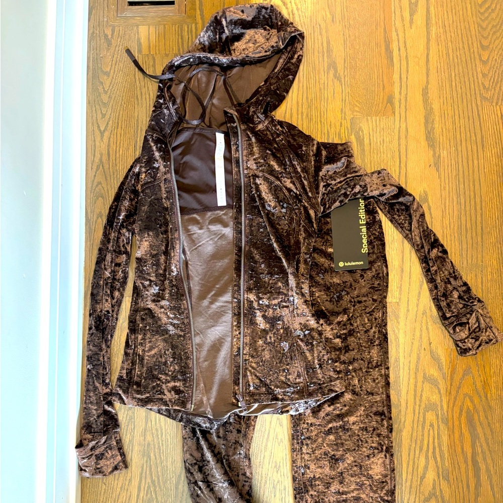 New Lululemon Crushed Velvet Sweatsuit